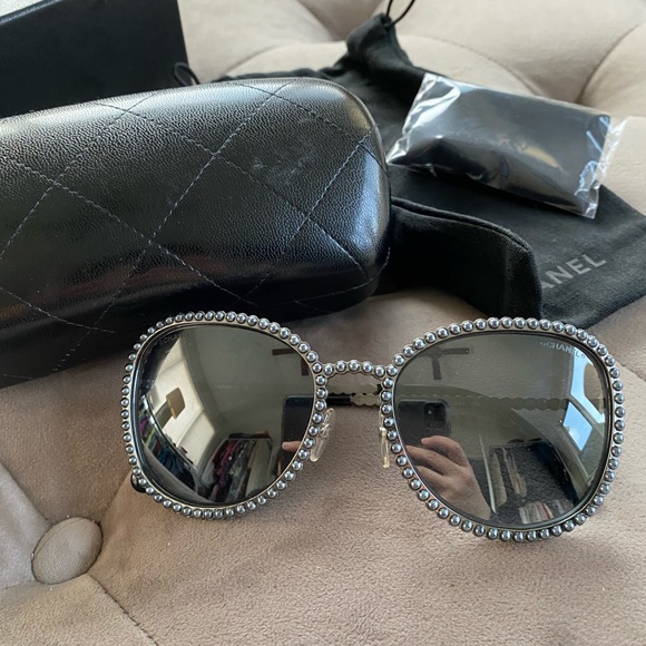 CHANEL Accessories - CHANEL OVERSIZED/MIRRORED PEARL FRAME SUNGLASSES